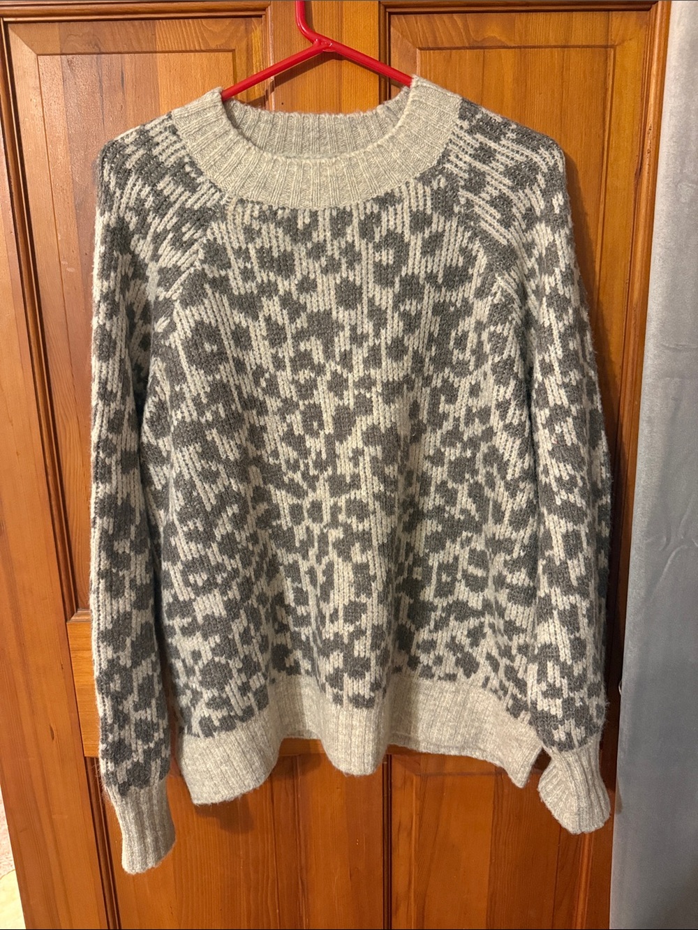 Old Navy Gray & Cream Crewneck Animal-Print Sweater